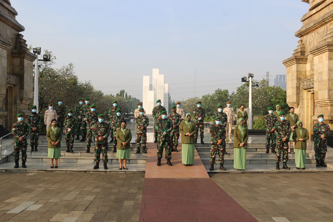 RSPAD Gatot Soebroto Lakukan Ziarah Ke Taman Makam Pahlawan Kalibata